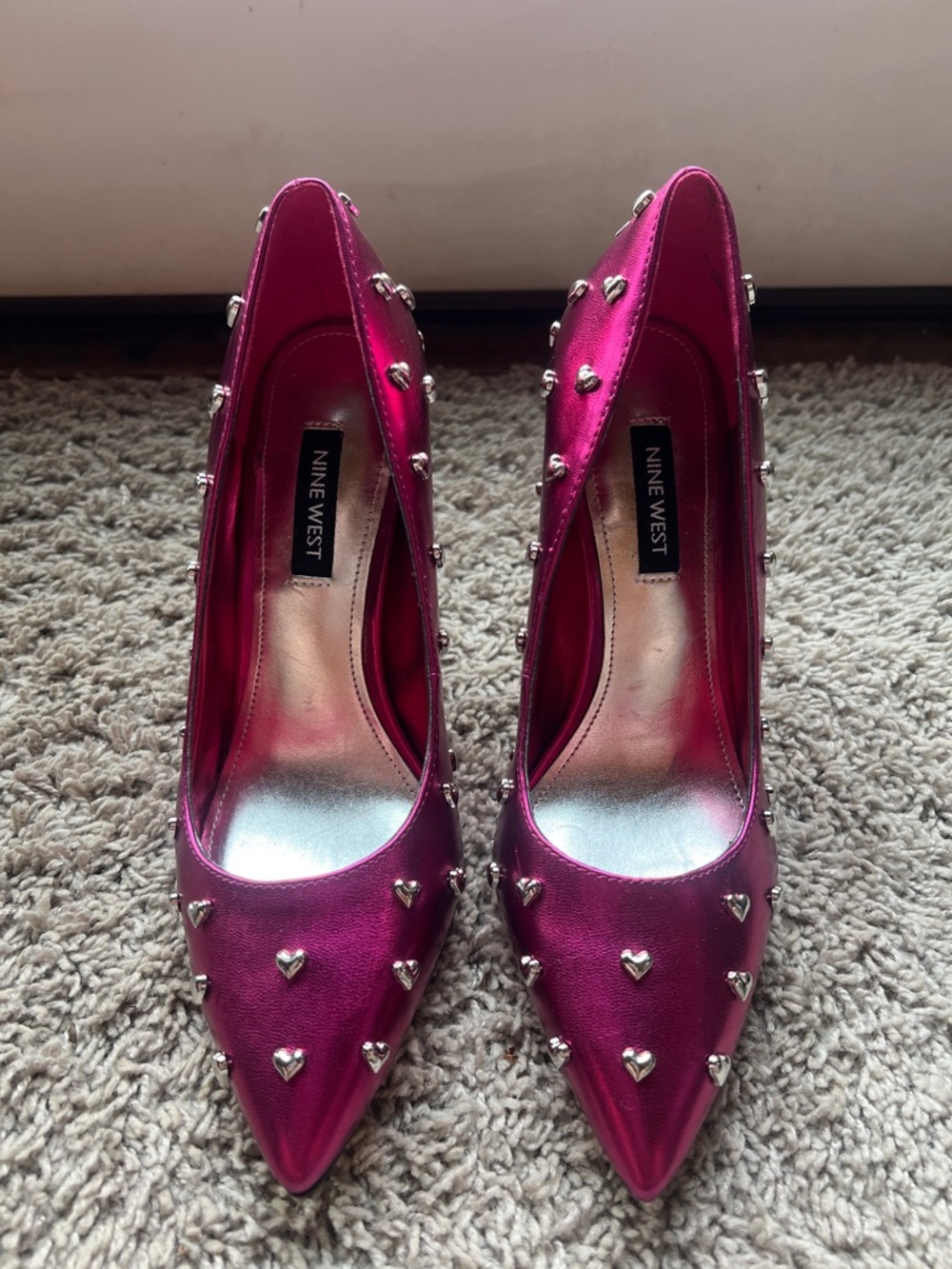 Nine West Fuchsia Pointed-Toe Pumps with Silver Heart Studs